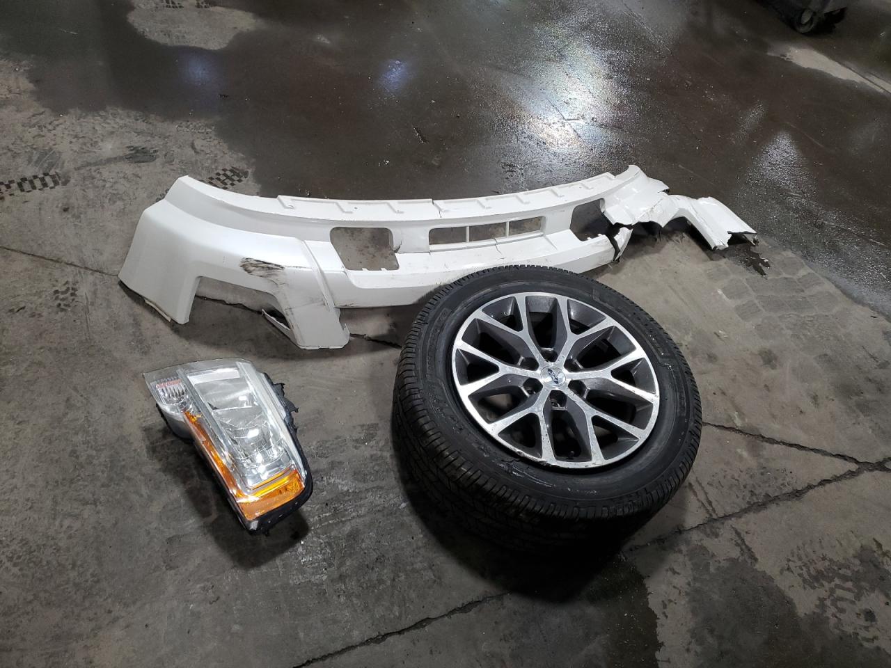 2016 Ford Expedition Xlt VIN: 1FMJU1JT3GEF50549 Lot: 83976305