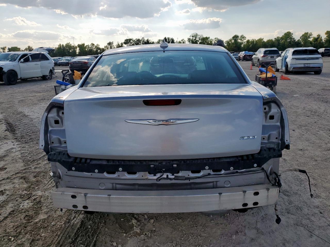 2015 Chrysler 300 Limited VIN: 2C3CCAAG1FH891656 Lot: 84178145