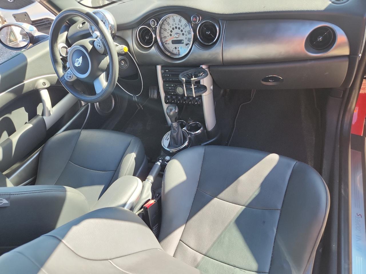 2006 Mini Cooper S VIN: WMWRH33576TK58626 Lot: 83801085