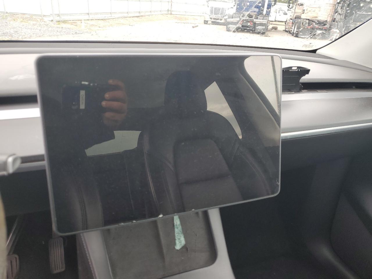 2022 Tesla Model Y VIN: 7SAYGDEE3NF390534 Lot: 80469235