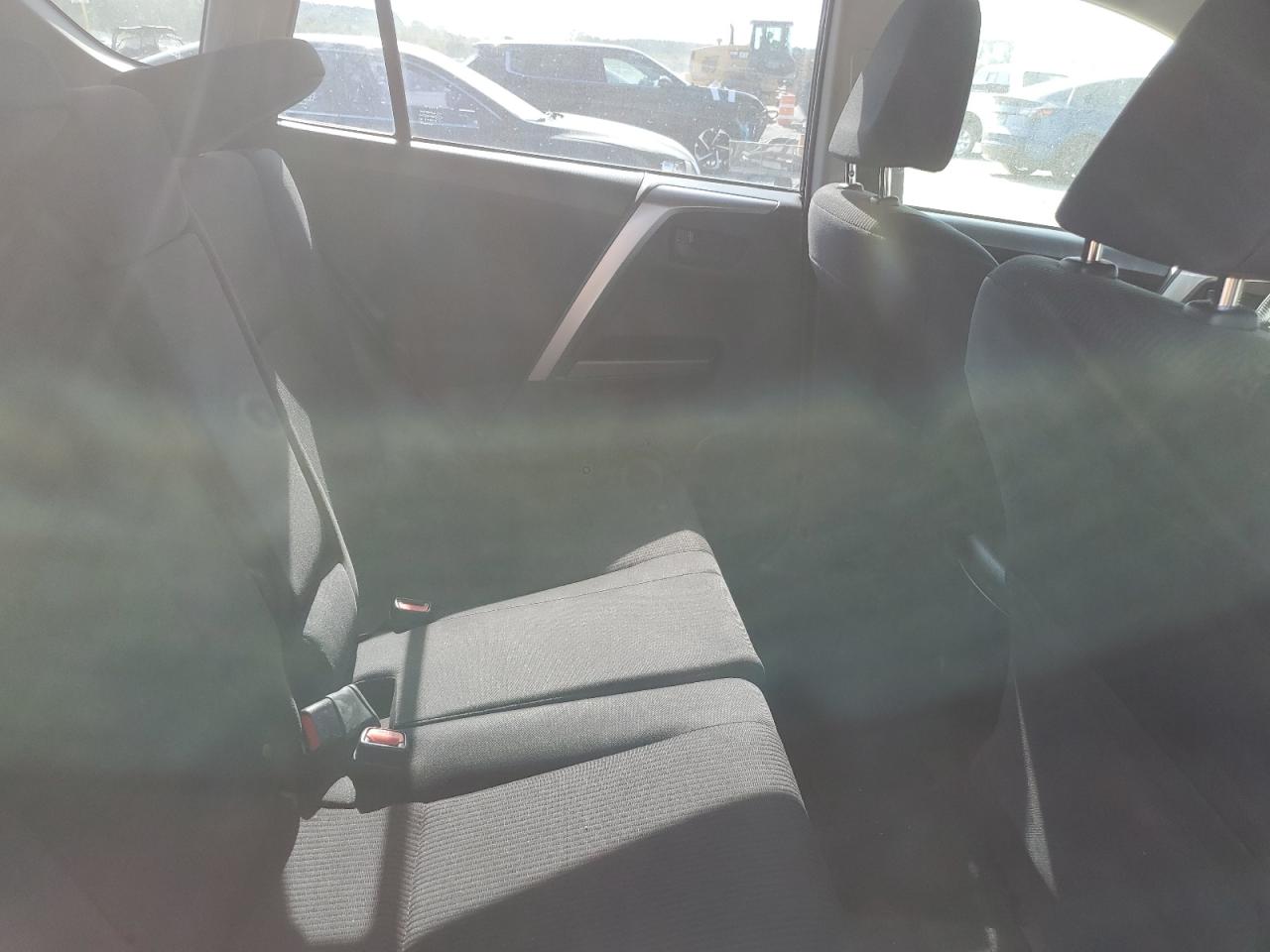 2017 Toyota Rav4 Le VIN: JTMBFREV0HJ701496 Lot: 70861945