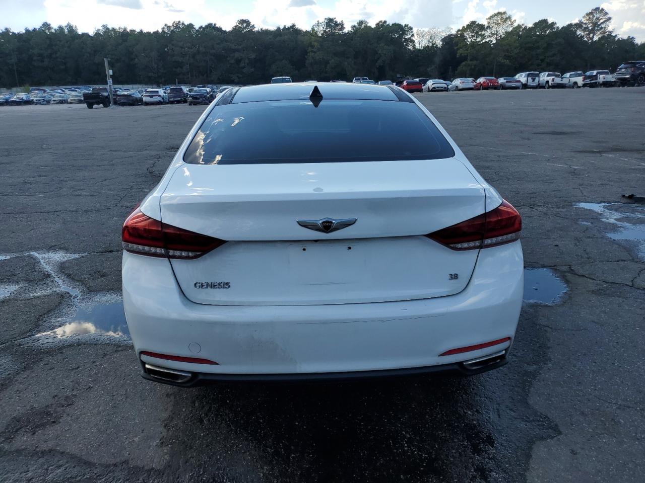 2015 Hyundai Genesis 3.8L VIN: KMHGN4JE3FU097046 Lot: 84260895