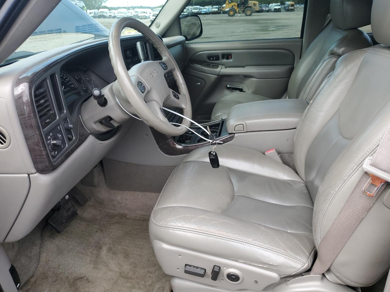 2006 GMC Yukon Denali VIN: 1GKEK63U26J144495 Lot: 84216375