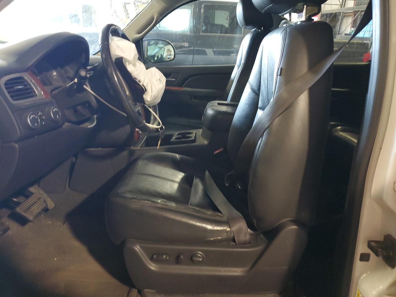 2013 Chevrolet Suburban K1500 Lt VIN: 1GNSKJE73DR327144 Lot: 80366855