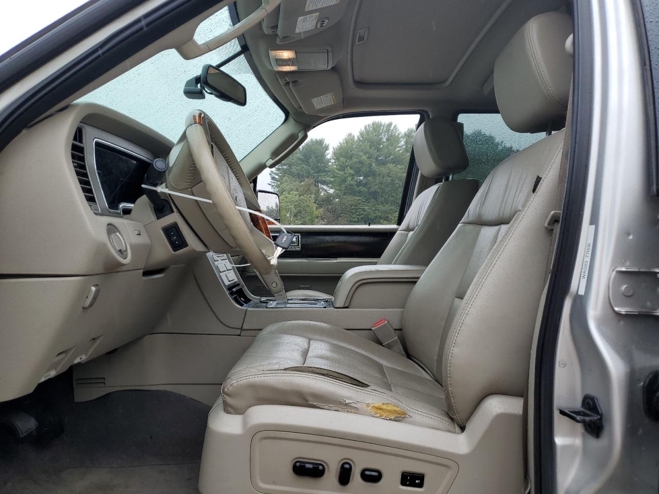 2007 Lincoln Navigator VIN: 5LMFU28597LJ10928 Lot: 81097055