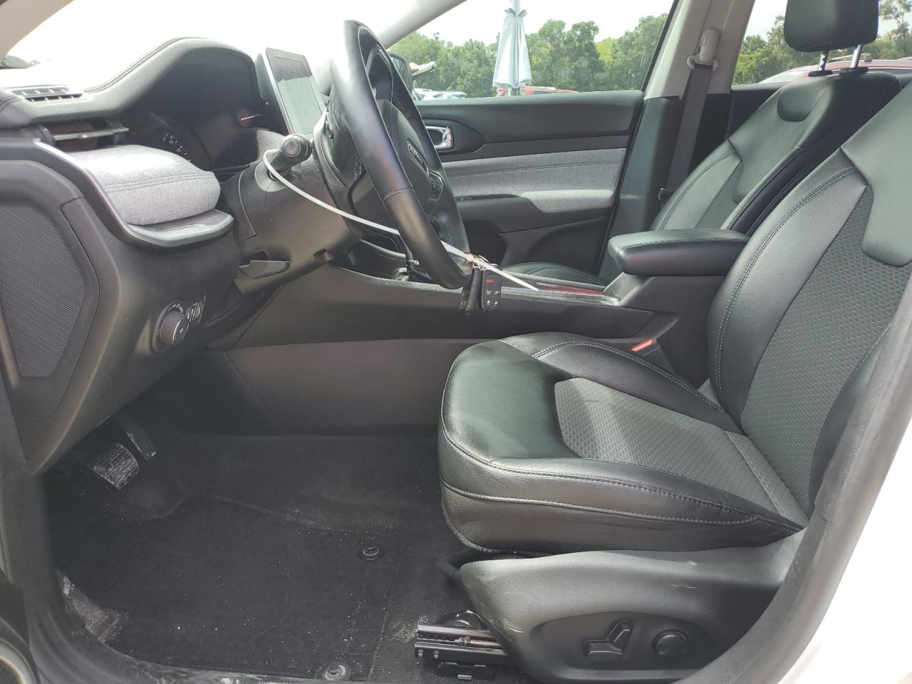 2022 Jeep Compass Latitude VIN: 3C4NJCBB0NT137629 Lot: 84569935