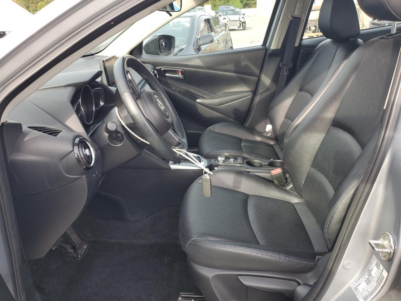 2020 Toyota Yaris Le VIN: 3MYDLBJV4LY700615 Lot: 84281365