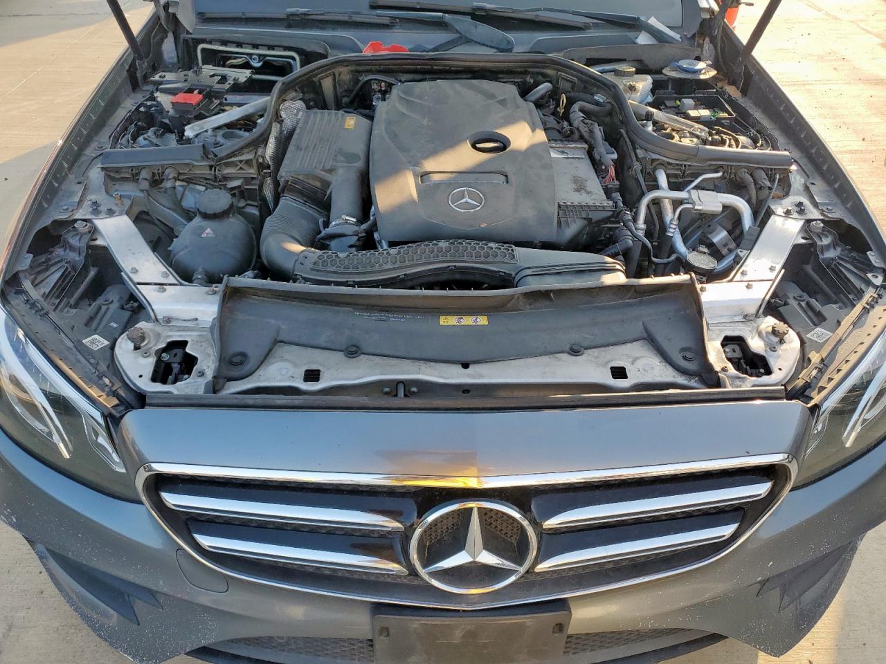 2018 Mercedes-Benz E 300 VIN: WDDZF4JB9JA344201 Lot: 71665255