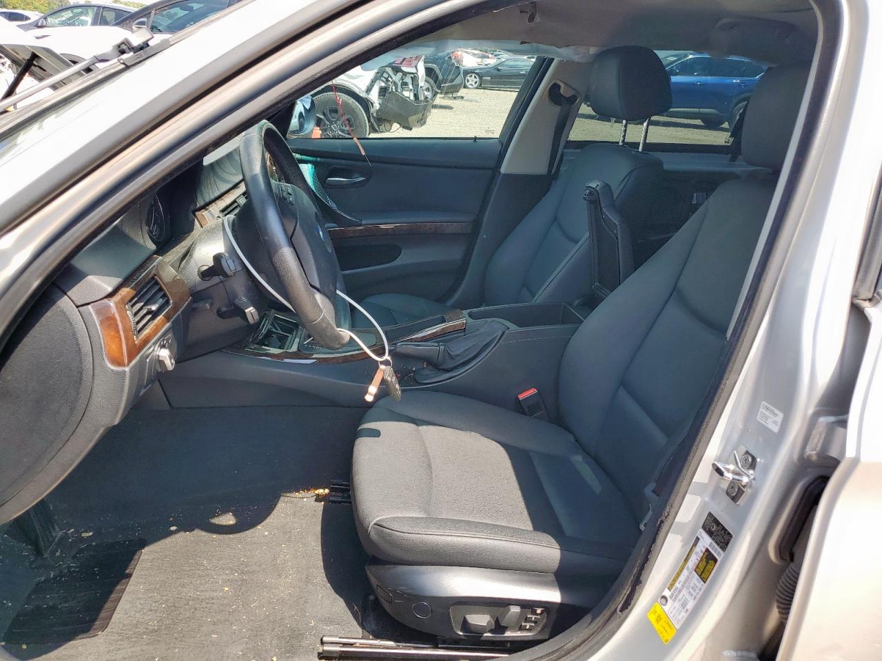 2009 BMW 328 I VIN: WBAPH77589NM30499 Lot: 71170825