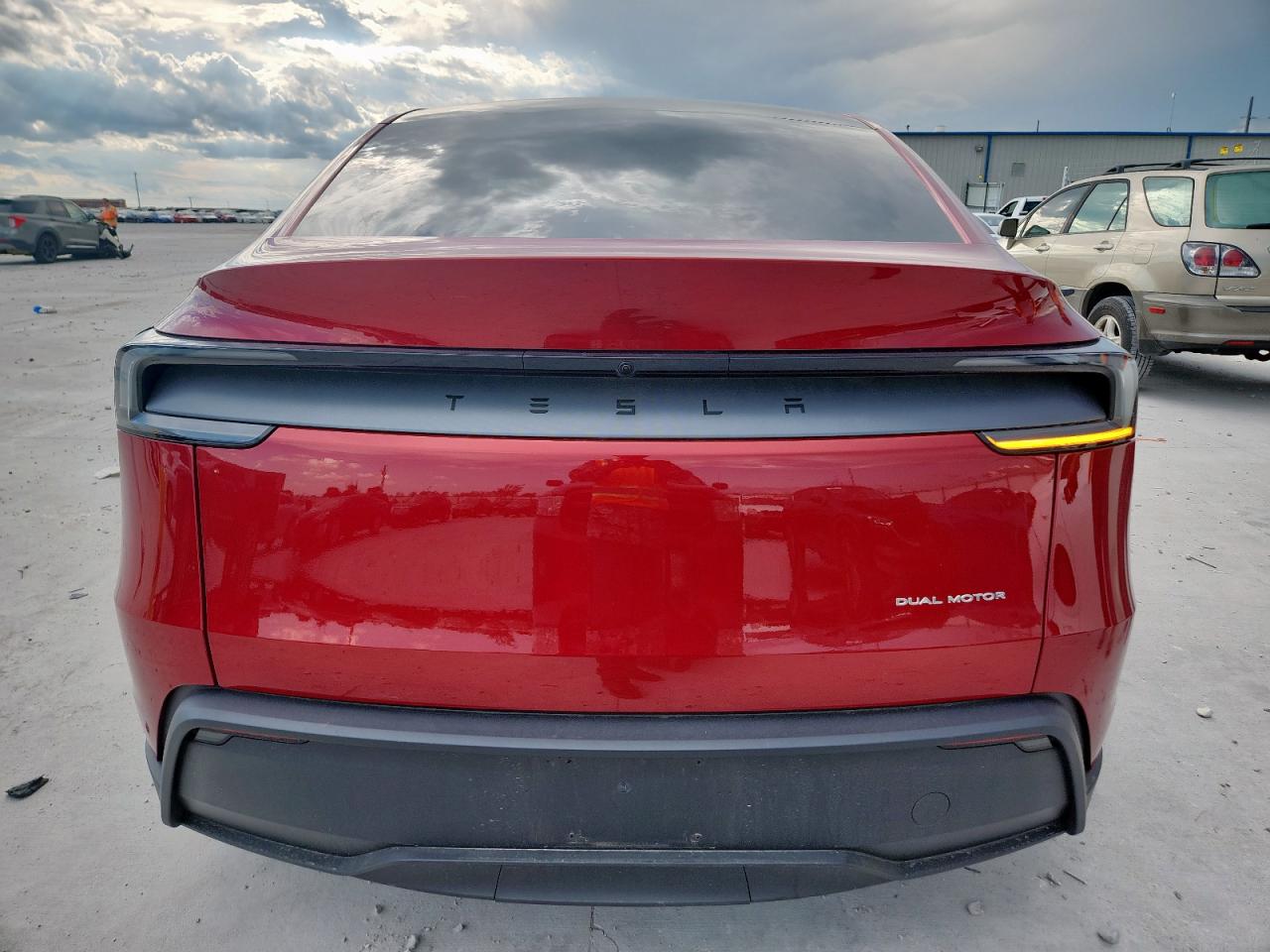 2026 Tesla Model Y VIN: 7SAYGDEE1TA440597 Lot: 82143285