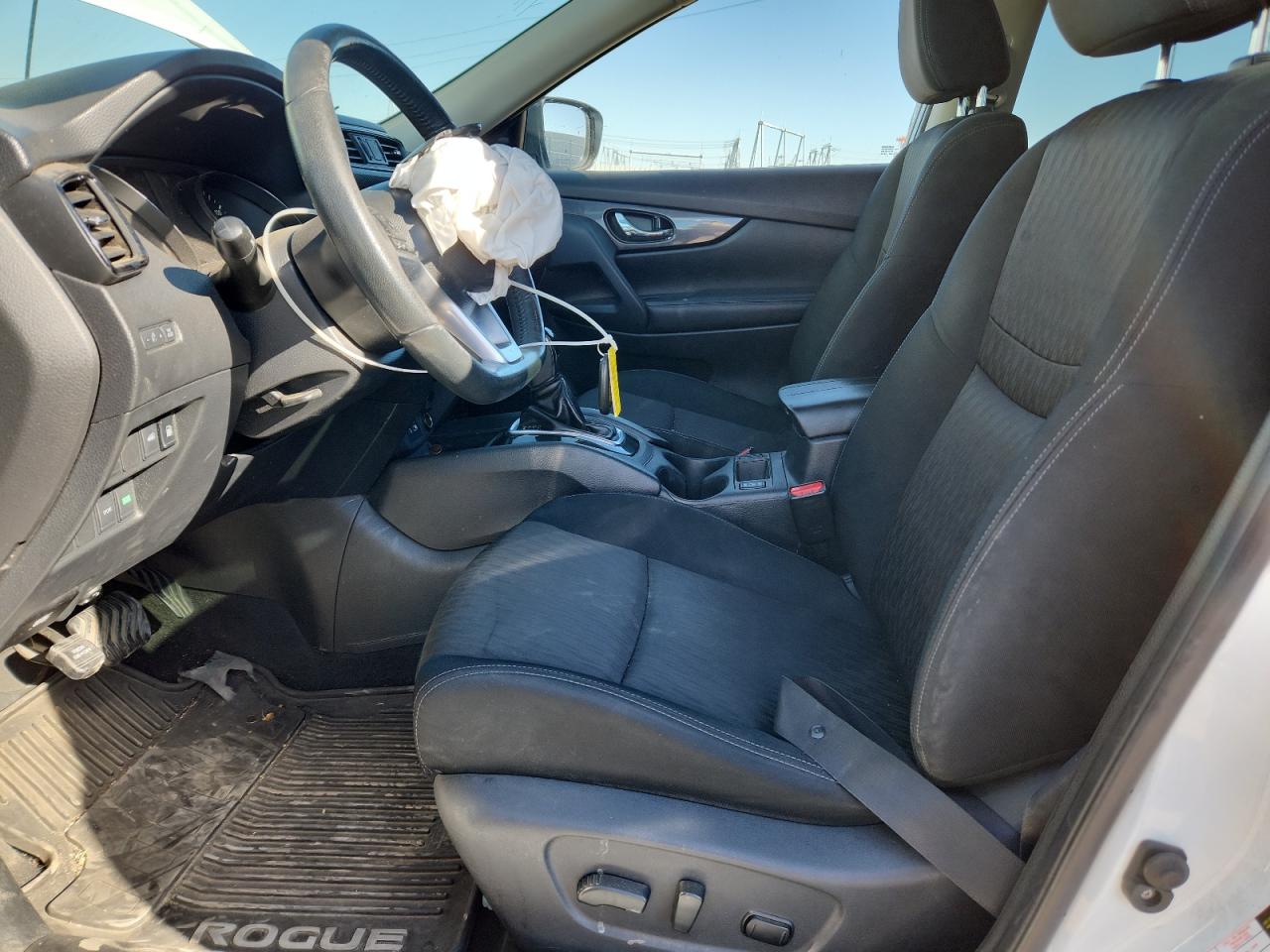 2018 Nissan Rogue S VIN: KNMAT2MT7JP525593 Lot: 80401895