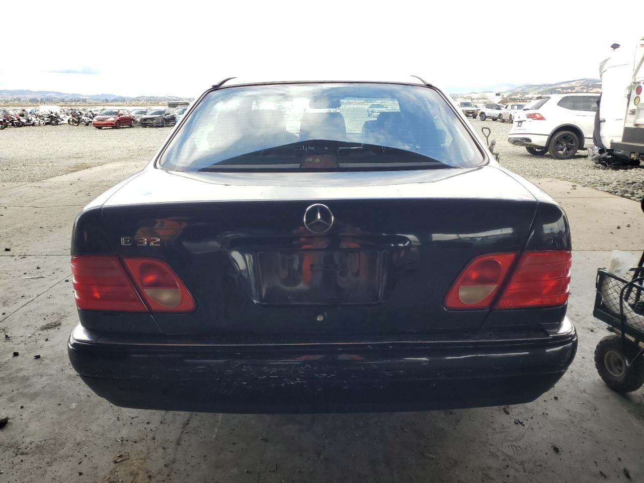 1998 Mercedes-Benz E 320 VIN: WDBJF65F4WA603280 Lot: 81885695