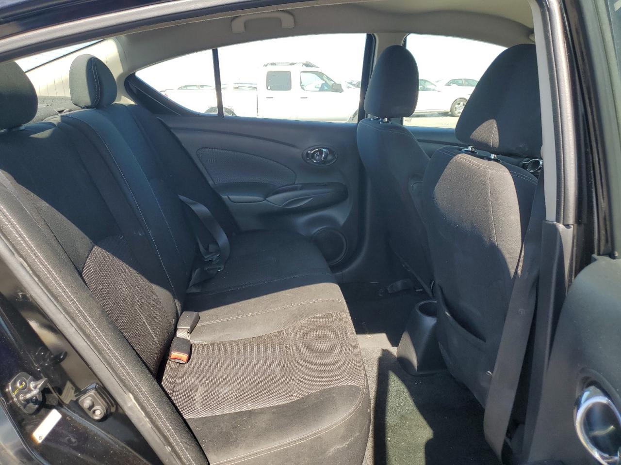 2018 Nissan Versa S VIN: 3N1CN7AP7JL872380 Lot: 81775375