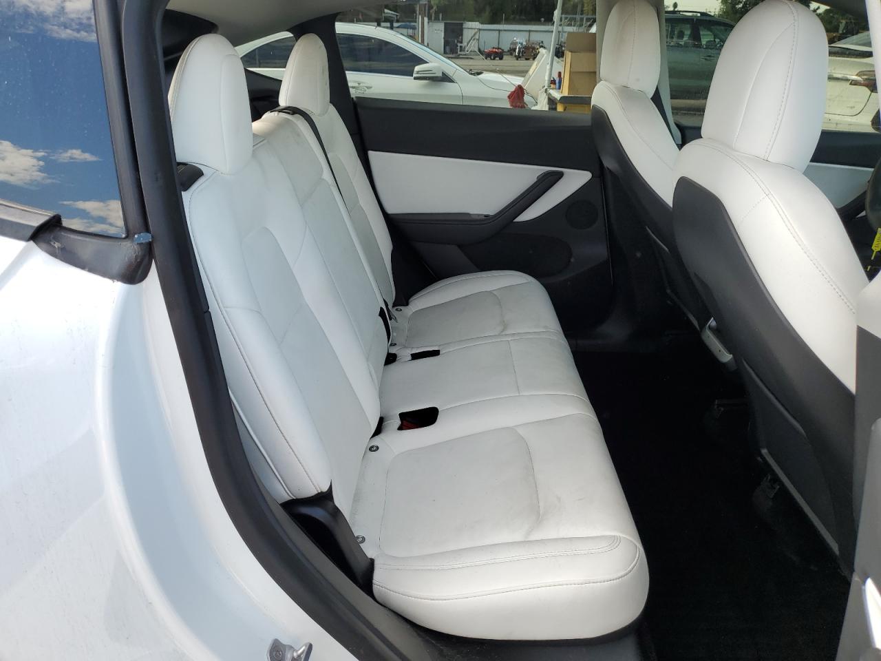 2020 Tesla Model Y VIN: 5YJYGDEE1LF048848 Lot: 83840875