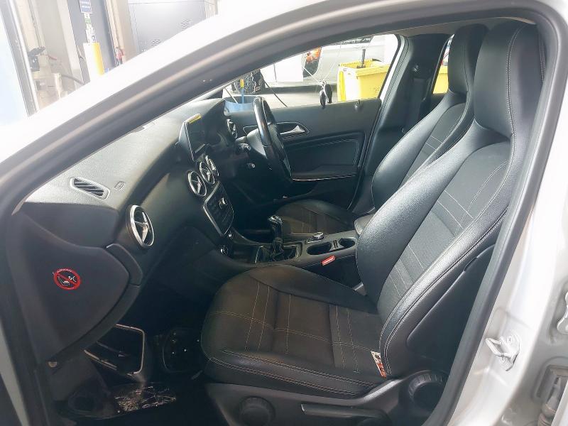 2013 MERCEDES-BENZ A200 BLUEEFFICIENCY SPORT 