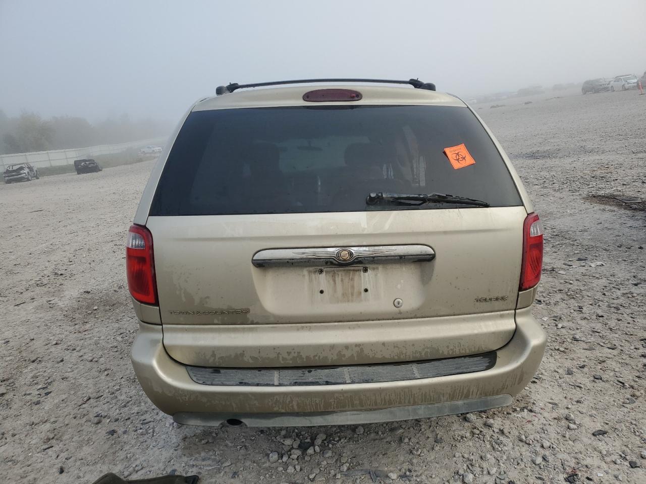 2005 Chrysler Town & Country Touring VIN: 2C4GP54L15R600583 Lot: 81828085