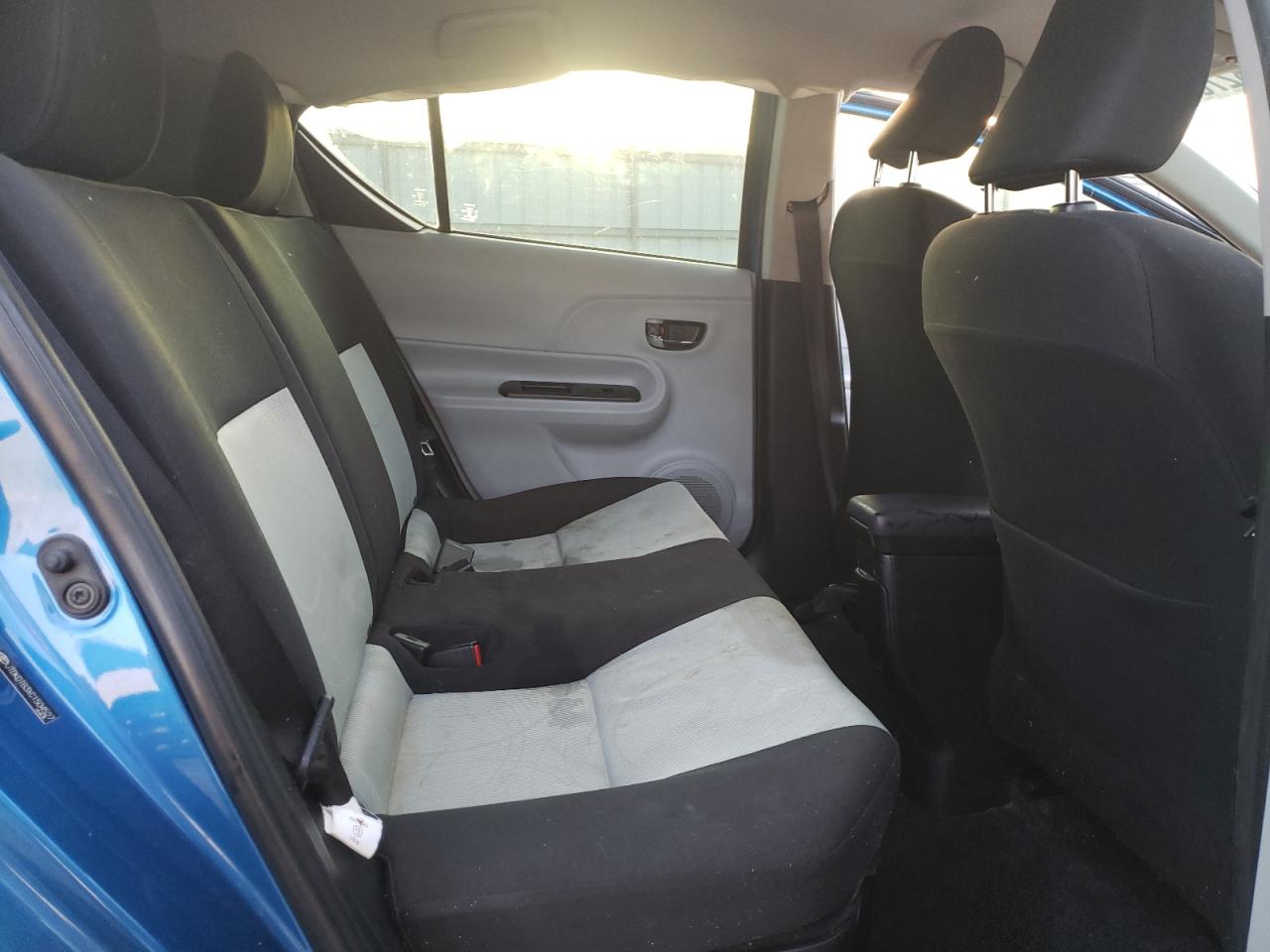 2012 Toyota Prius C VIN: JTDKDTB3XC1504527 Lot: 71827825