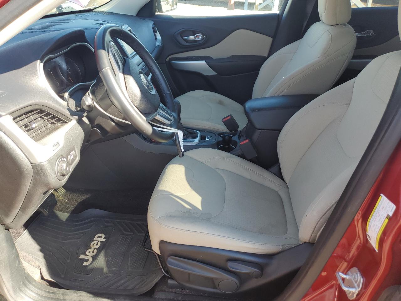 2017 Jeep Cherokee Latitude VIN: 1C4PJMCB6HW646975 Lot: 81299805