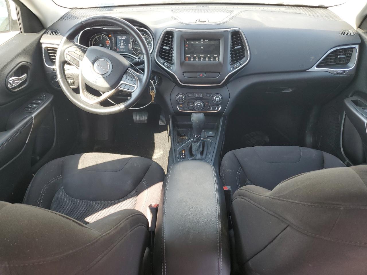 2020 Jeep Cherokee Latitude VIN: 1C4PJLCB7LD615135 Lot: 81102775