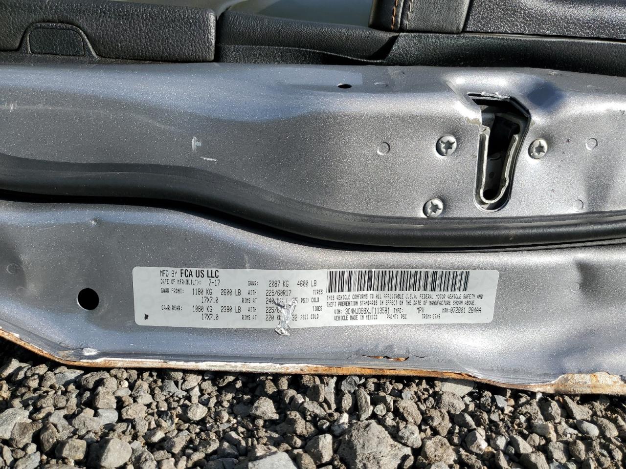 2018 Jeep Compass Latitude VIN: 3C4NJDBBXJT113581 Lot: 70975585