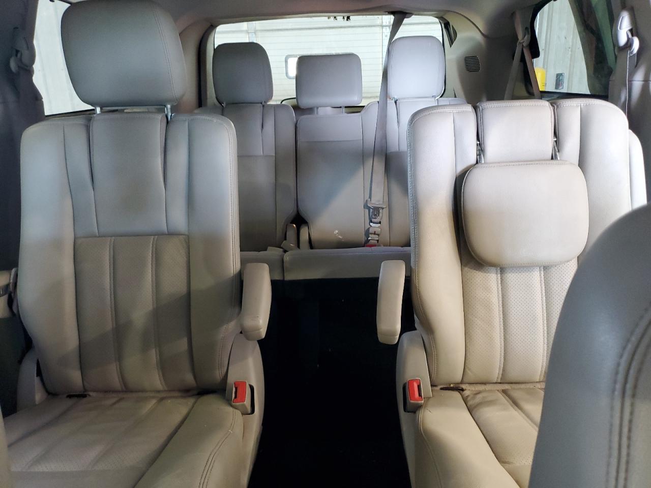 2011 Chrysler Town & Country Touring L VIN: 2A4RR8DG3BR713271 Lot: 80941765