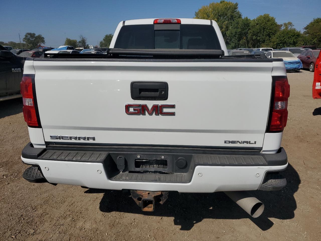 2017 GMC Sierra K2500 Denali VIN: 1GT12UEY1HF104672 Lot: 82047655