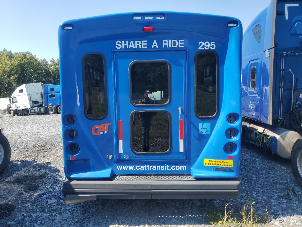 2019 Ford Econoline E450 Super Duty Cutaway Van VIN: 1FDFE4FS8KDC35894 Lot: 68476535