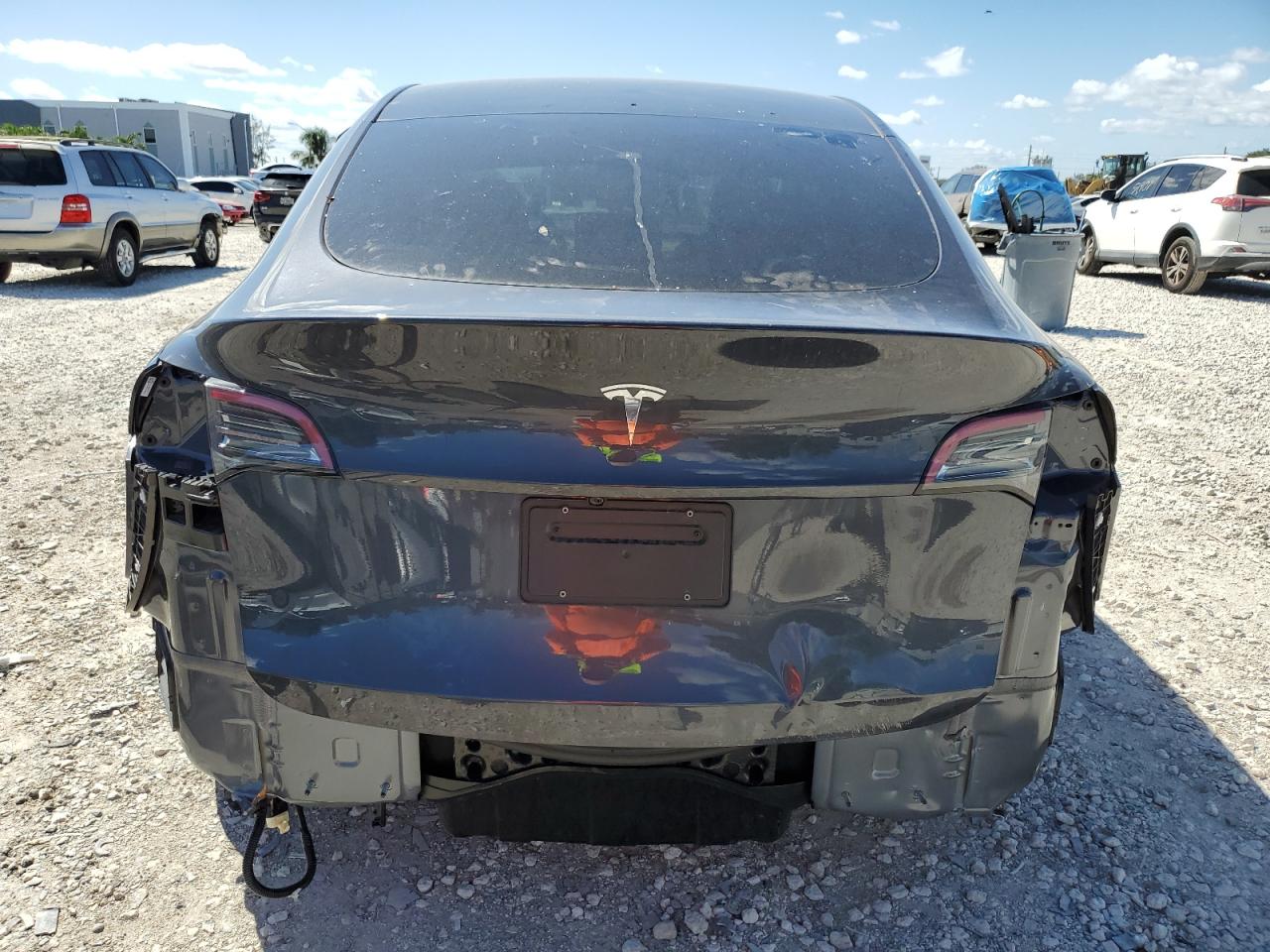 2025 Tesla Model Y VIN: 7SAYGDED3SA371501 Lot: 82126635