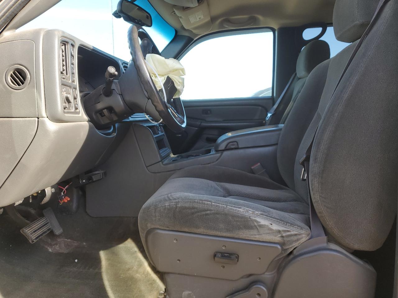 2004 Chevrolet Silverado K1500 VIN: 2GCEK13T041434585 Lot: 81670295