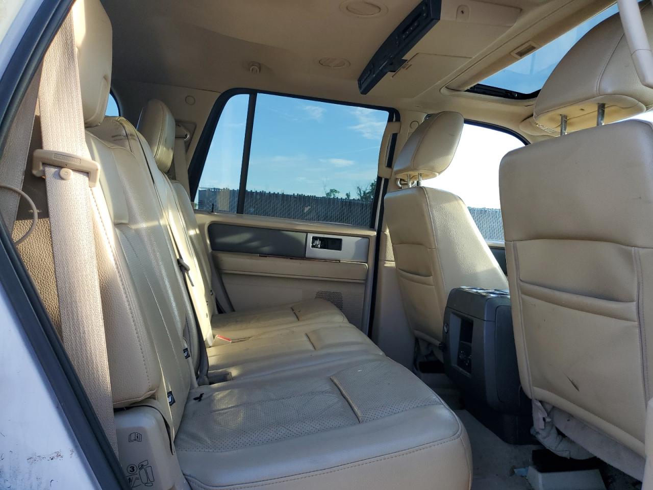 2010 Ford Expedition Eddie Bauer VIN: 1FMJU1J56AEA88349 Lot: 81463365