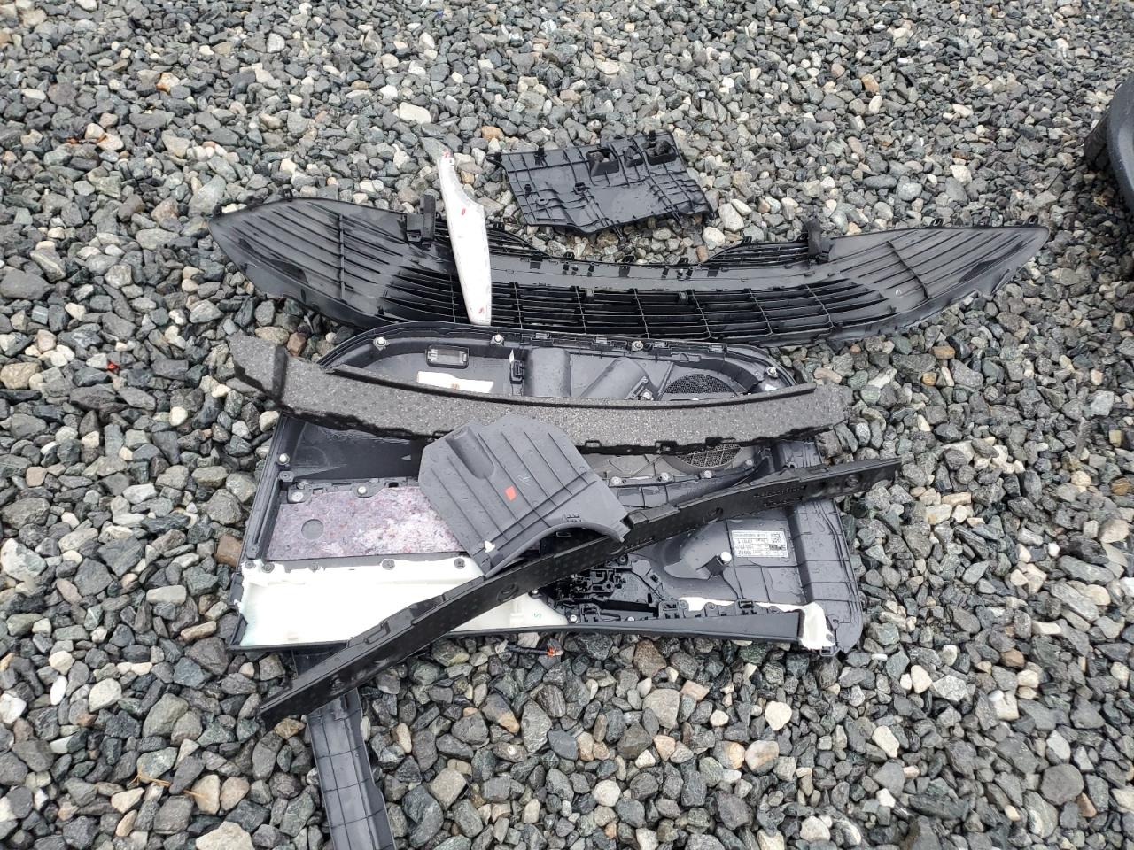 2019 Toyota Camry Le VIN: 4T1B31HK6KU006792 Lot: 82053925