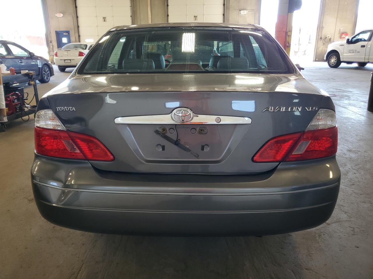 2003 Toyota Avalon Xl VIN: 4T1BF28B43U327986 Lot: 81670665