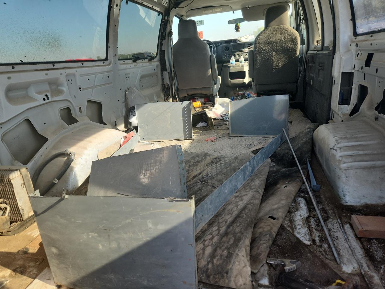 2009 Ford Econoline E350 Super Duty Wagon VIN: 1FBSS31L09DA13466 Lot: 81419255