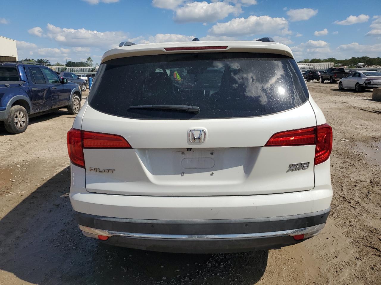 2017 Honda Pilot Touring VIN: 5FNYF6H96HB003988 Lot: 84274855