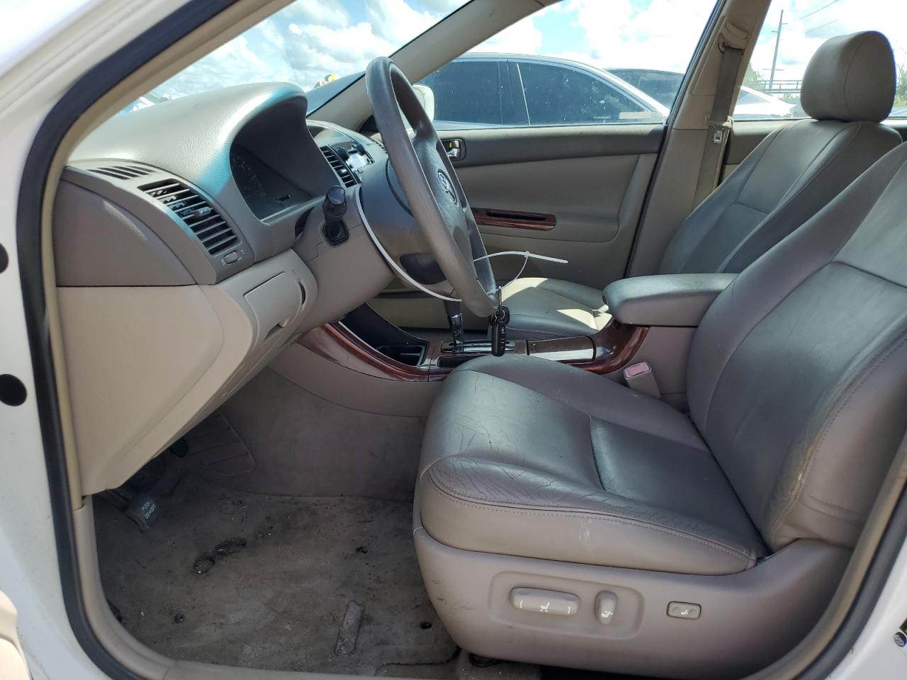 2004 Toyota Camry Le VIN: 4T1BE32K74U321439 Lot: 84229095