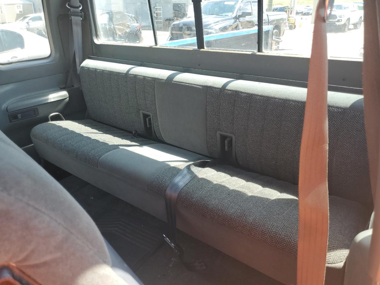 1992 Ford F250 VIN: 1FTHX25M1NKB31326 Lot: 81025595