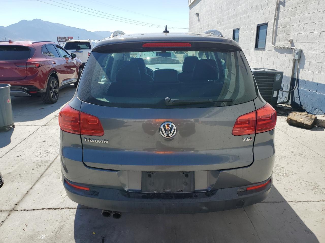 2016 Volkswagen Tiguan S VIN: WVGAV7AX1GW585457 Lot: 71930475