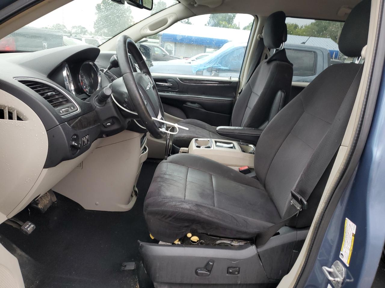 2011 Chrysler Town & Country Touring VIN: 2A4RR5DG9BR702452 Lot: 80757055