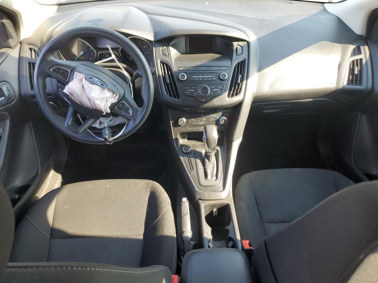 2018 Ford Focus Se VIN: 1FADP3K26JL217989 Lot: 80854135