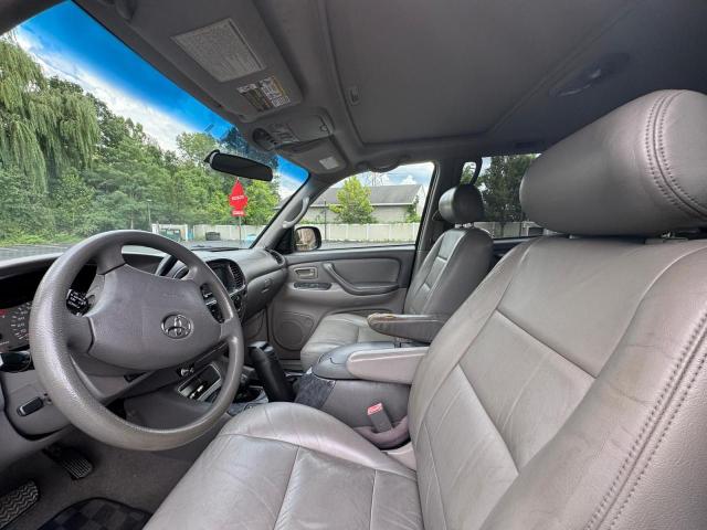 2004 TOYOTA SEQUOIA SR5  