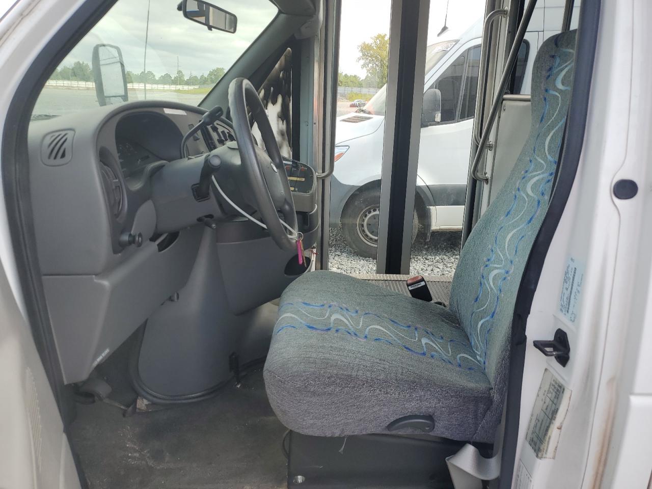 2006 Ford Econoline E350 Super Duty Cutaway Van VIN: 1FDWE35S36DB26812 Lot: 71714705