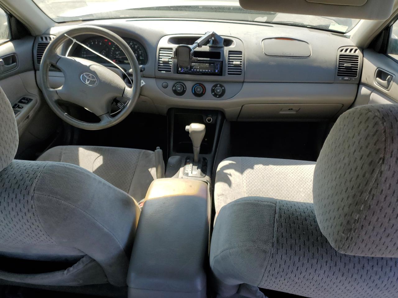 2004 Toyota Camry Le VIN: 4T1BE32K44U840061 Lot: 80919485