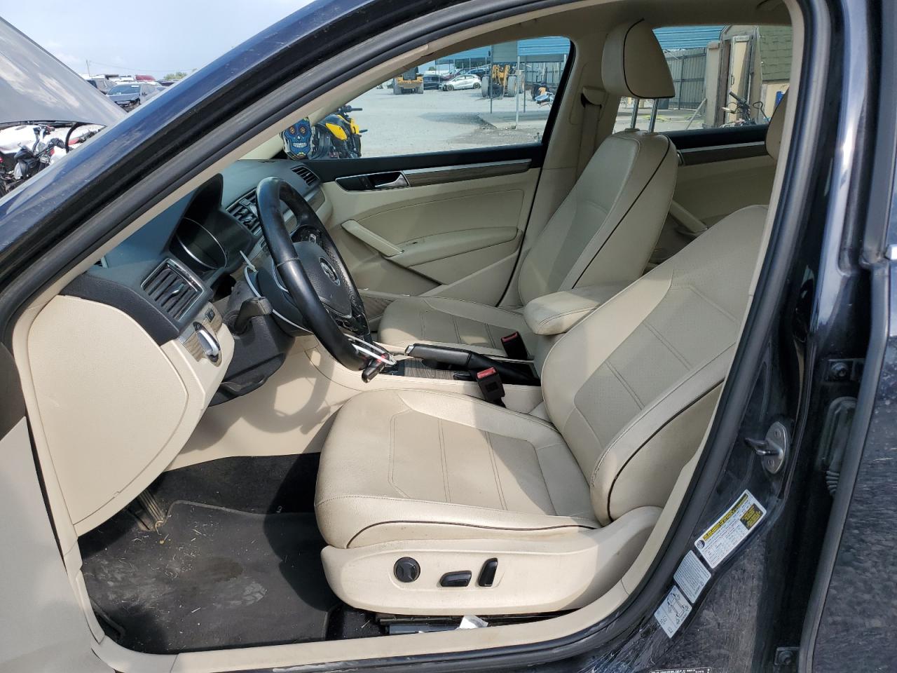 2017 Volkswagen Passat Se VIN: 1VWBT7A33HC044129 Lot: 80581945