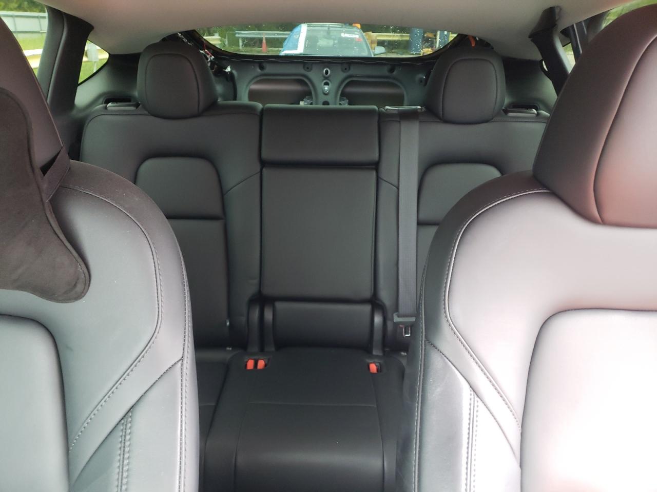 2025 Tesla Model Y VIN: 7SAYGDEE2SF307817 Lot: 81582115