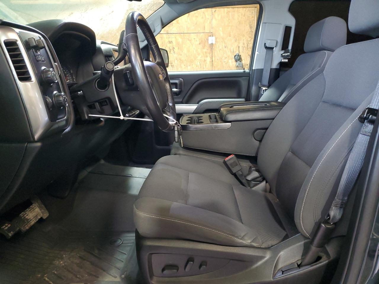 2018 Chevrolet Silverado K1500 Lt VIN: 3GCUKREC2JG477920 Lot: 84194025