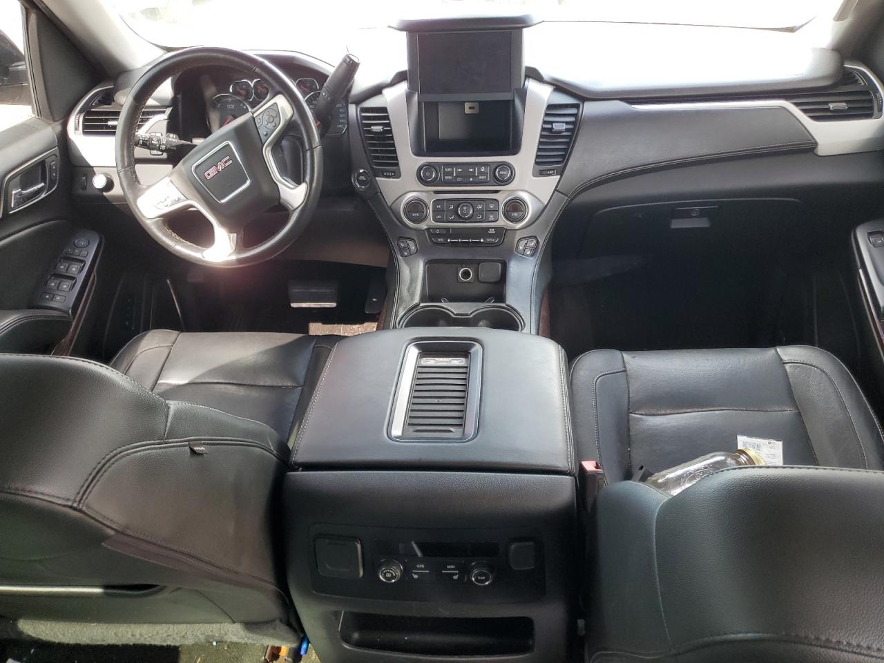 2017 GMC Yukon Xl K1500 Slt VIN: 1GKS2GKC4HR196068 Lot: 82099065