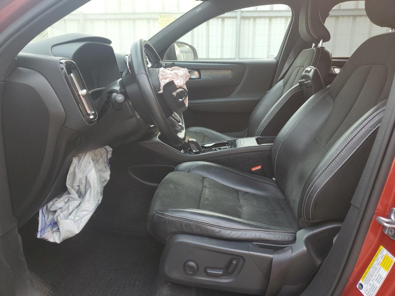 2019 Volvo Xc40 T5 R-Design VIN: YV4162UM7K2074824 Lot: 71623815