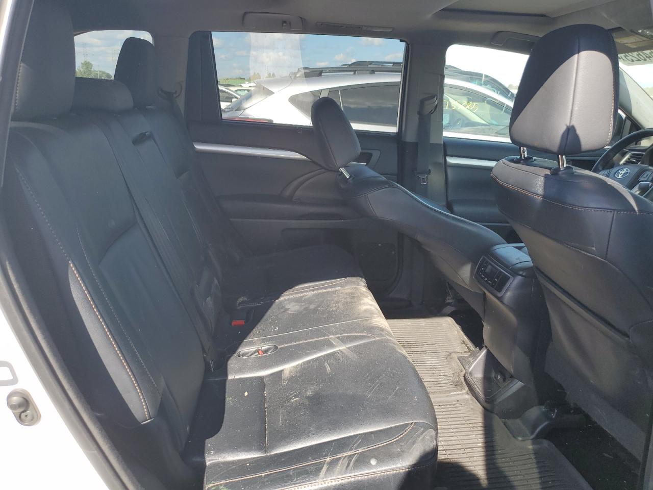 2014 Toyota Highlander Xle VIN: 5TDJKRFH2ES043484 Lot: 81654625