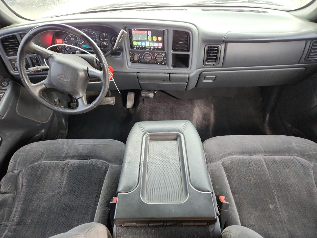 2002 Chevrolet Silverado K2500 Heavy Duty VIN: 1GCHK23102F182408 Lot: 81320325