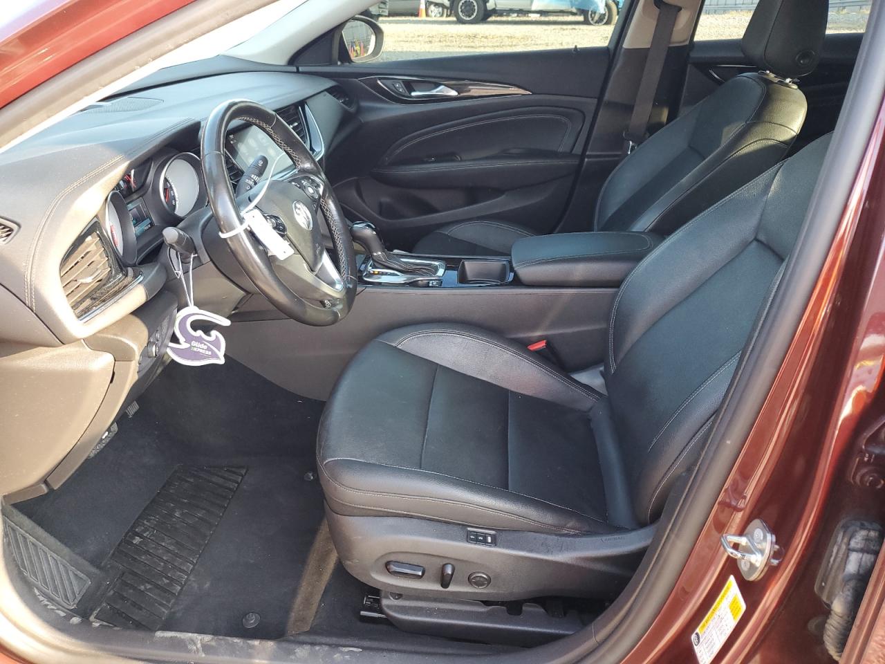 2018 Buick Regal Essence VIN: W04GP6SX7J1121590 Lot: 80813775